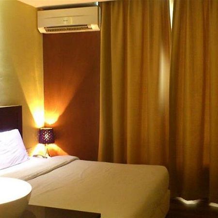 Zotel Business & Leisure Hotel 古晋 外观 照片