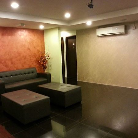 Zotel Business & Leisure Hotel 古晋 外观 照片