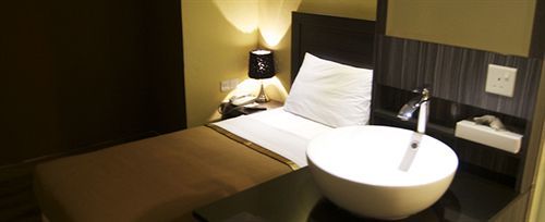 Zotel Business & Leisure Hotel 古晋 外观 照片