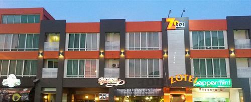Zotel Business & Leisure Hotel 古晋 外观 照片