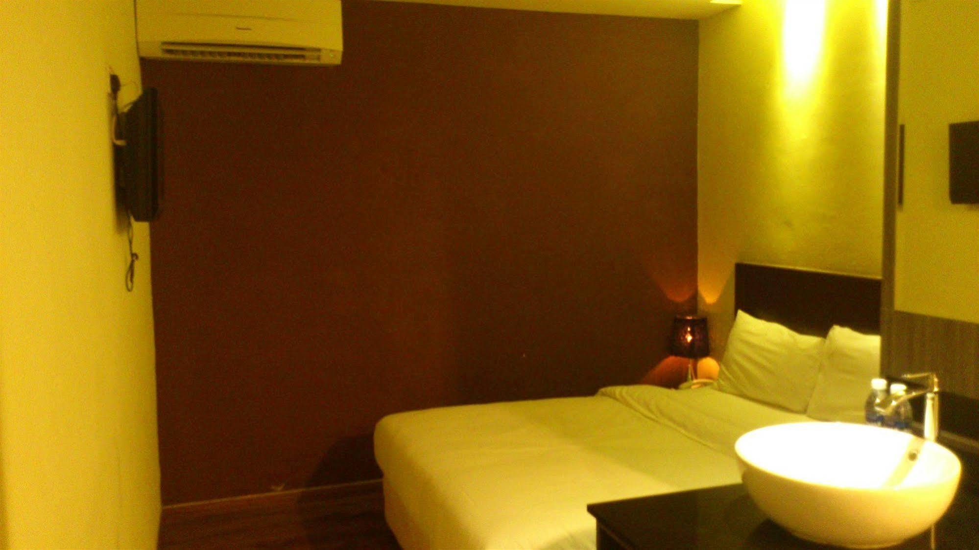 Zotel Business & Leisure Hotel 古晋 外观 照片